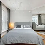 Apartment Elegant With Parking Space And Balcony By Renters