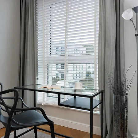 Elegant With Parking Space And Balcony By Renters Gdynia