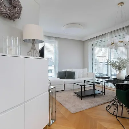 Elegant With Parking Space And Balcony By Renters