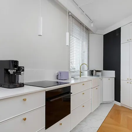 Apartman Elegant With Parking Space And Balcony By Renters Gdynia