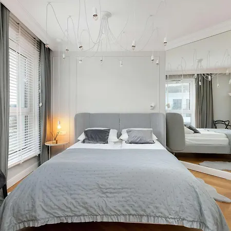 Apartmán Elegant With Parking Space And Balcony By Renters
