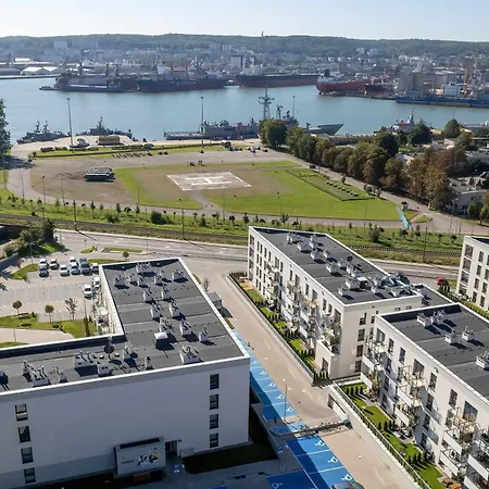 Elegant With Parking Space And Balcony By Renters Apartmán Gdyně