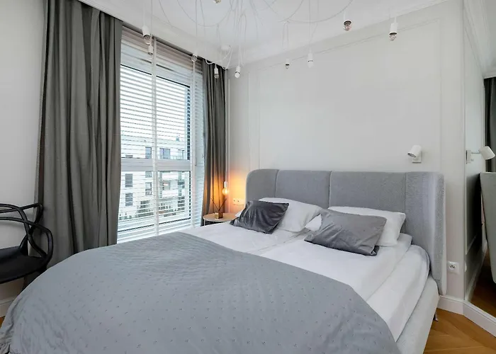 Apartament Elegant With Parking Space And Balcony By Renters *