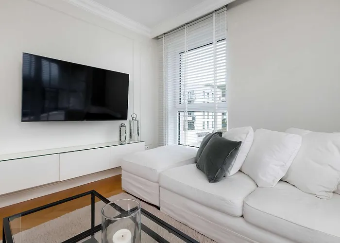 Elegant With Parking Space And Balcony By Renters Gdynia