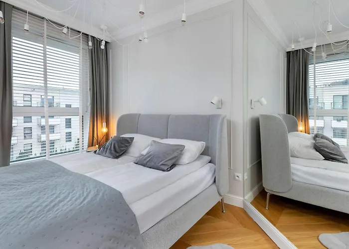 Elegant With Parking Space And Balcony By Renters Gdynia